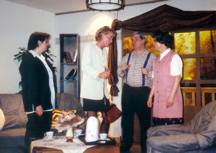 1999_2_4