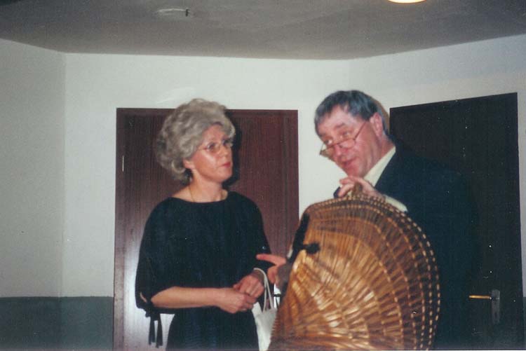 2001_011